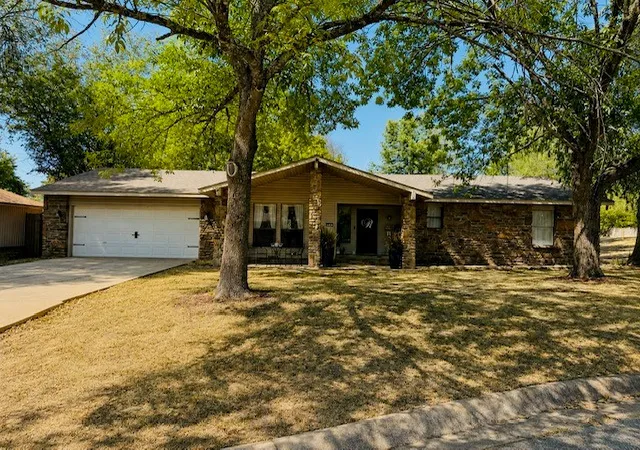 Single family home for sale at 2740 Golden Oaks Dr, Fayetteville, AR 72703 | MLS# 1362600