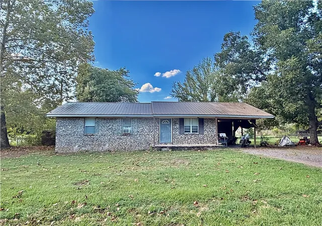 Single family home for sale at 114 S Marvin St, Havana, AR 72842 | MLS# 1362557