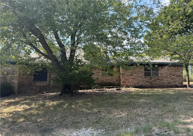 Photo 1 of Sale Pending at 4411 E Davis Ln, Fayetteville, AR 72703 | MLS# 1362510 | Listing updated on 2026-09-30