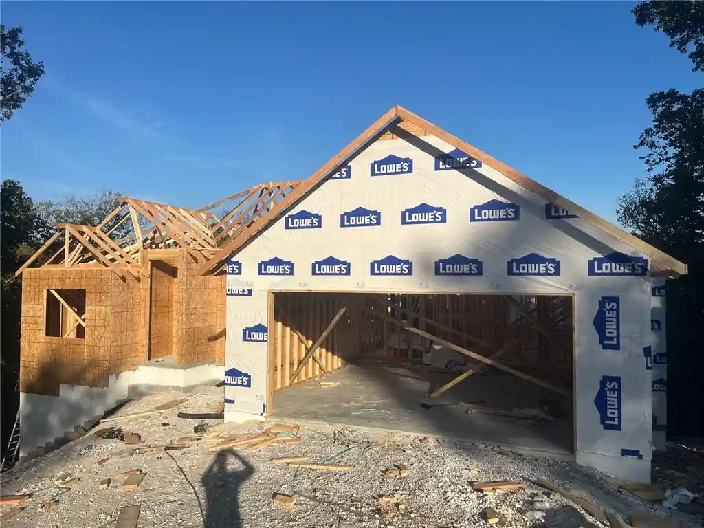 Photo 1 of Single family home for sale at 6 Irene Ln, Bella Vista, AR 72715 | MLS# 1362485 | Listing updated on 2026-10-24