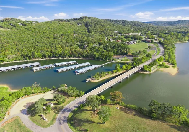 Photo 3 of Condo for sale at 3 Oak Point Dr, Holiday Island, AR 72631 | MLS# 1362592 | Listing updated on 2026-10-07