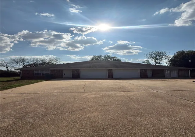 Photo 2 of Sale Pending at 1954   1956 11th Pl, Rogers, AR 72758 | MLS# 1362541 | Listing updated on 2026-09-21