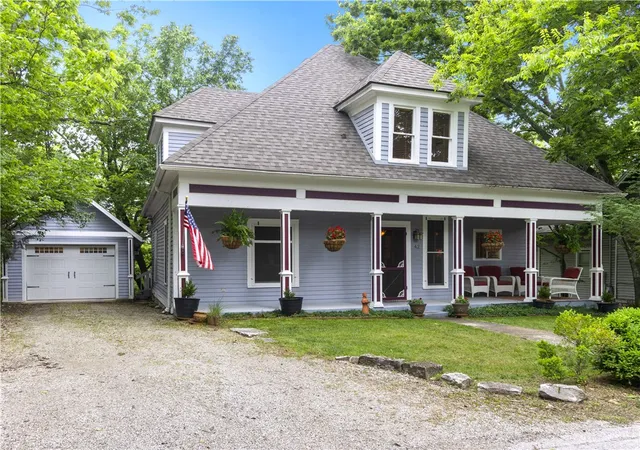 Photo 1 of Single family home for sale at 42 Vaughn St, Eureka Springs, AR 72632 | MLS# 1362625 | Listing updated on 2026-09-19