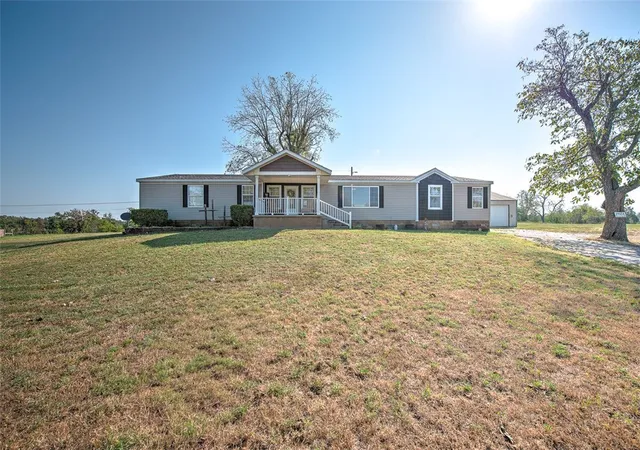Photo 1 of Sale Pending at 19424 Shinn Springs Rd, Siloam Springs, AR 72761 | MLS# 1362008 | Listing updated on 2026-09-28