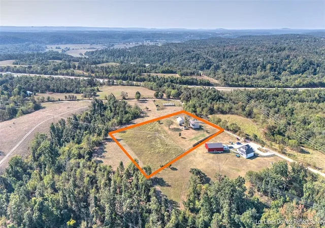 Photo 2 of Sale Pending at 19424 Shinn Springs Rd, Siloam Springs, AR 72761 | MLS# 1362008 | Listing updated on 2026-09-28