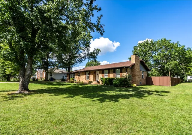 Photo 3 of Single family home for sale at 203 W Raines Rd, Siloam Springs, AR 72761 | MLS# 1362649 | Listing updated on 2026-10-03