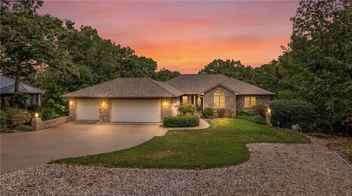 Photo 1 of Single family home for sale at 6 Hughes Ln, Bella Vista, AR 72715 | MLS# 1362366 | Listing updated on 2026-10-28