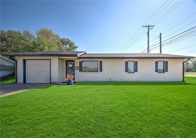 Photo 1 of Single family home for sale at 1311 Se C St, Bentonville, AR 72712 | MLS# 1362742 | Listing updated on 2026-09-22