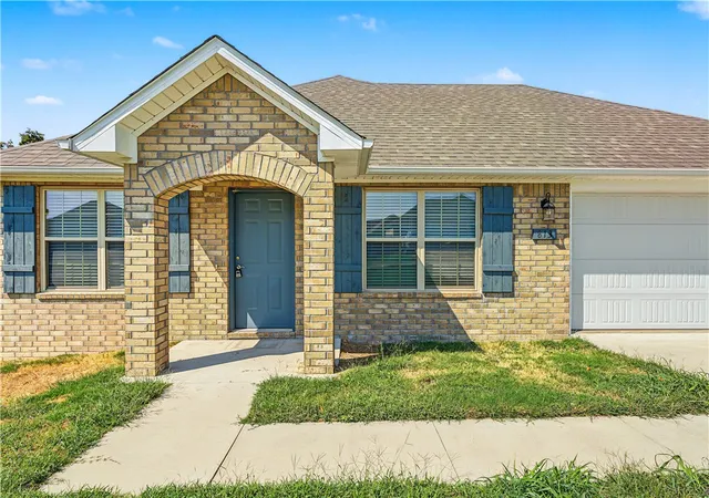 Photo 3 of Single family home for sale at 813 Saddlebrook St, Gentry, AR 72734 | MLS# 1362726 | Listing updated on 2026-10-01