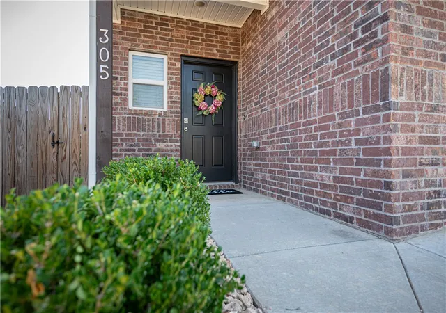 Photo 3 of Single family home for sale at 305 Poppy St, Lowell, AR 72745 | MLS# 1362427 | Listing updated on 2026-10-11