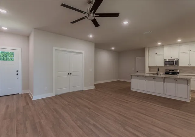 Photo 3 of Single family home for sale at 9 Duddington Ln, Bella Vista, AR 72714 | MLS# 1362389 | Listing updated on 2026-10-27