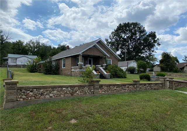 Single family home for sale at 202 W Hill St, Alpena, AR 72611 | MLS# 1362794