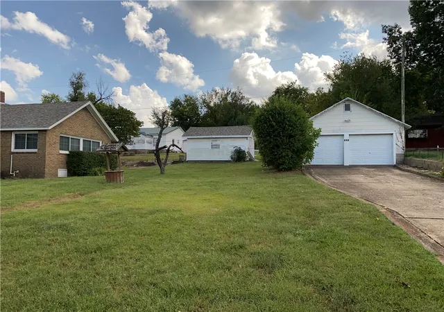 Photo 3 of Single family home for sale at 202 W Hill St, Alpena, AR 72611 | MLS# 1362794 | Listing updated on 2026-10-05