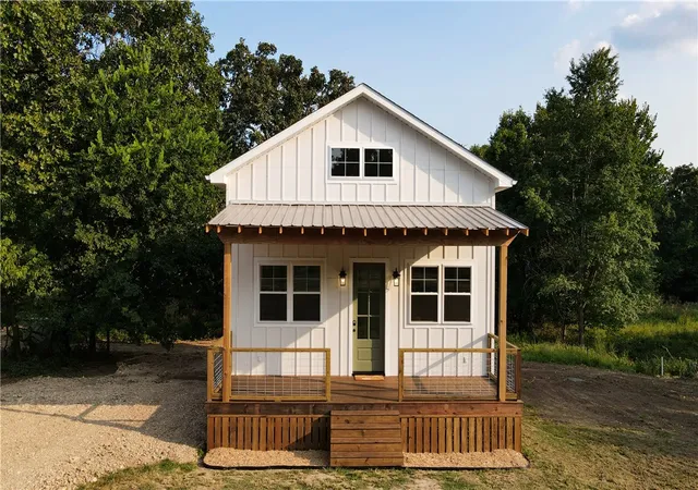 Single family home for sale at 24665 Brush Rd, Summers, AR 72769 | MLS# 1362612