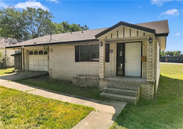 Photo 1 of Single family home for sale at 602 Ward St, Tahlequah, OK 74464 | MLS# 1362825 | Listing updated on 2026-09-23