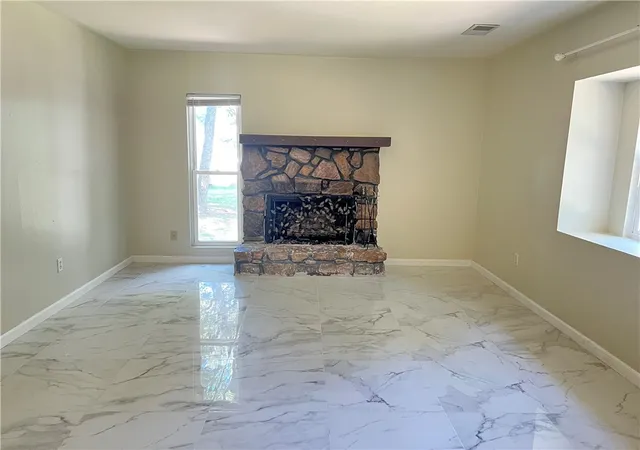 Photo 3 of Single family home for sale at 107 Foxwood Village Dr, Russellville, AR 72802 | MLS# 1362746 | Listing updated on 2026-10-07
