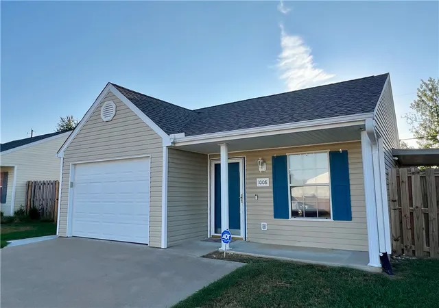 Photo 1 of Sale Pending at 1008 S 25th Place, Rogers, AR 72758 | MLS# 1362877 | Listing updated on 2026-10-01