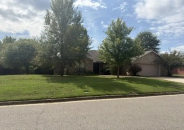 Photo 2 of Sale Pending at 2307 W 5th Street, Russellville, AR 72801 | MLS# 1362796 | Listing updated on 2026-09-24
