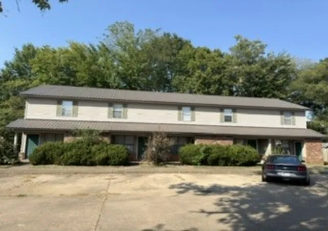 Photo 1 of Sale Pending at 225 E L St, Russellville, AR 72801 | MLS# 1362802 | Listing updated on 2026-10-09