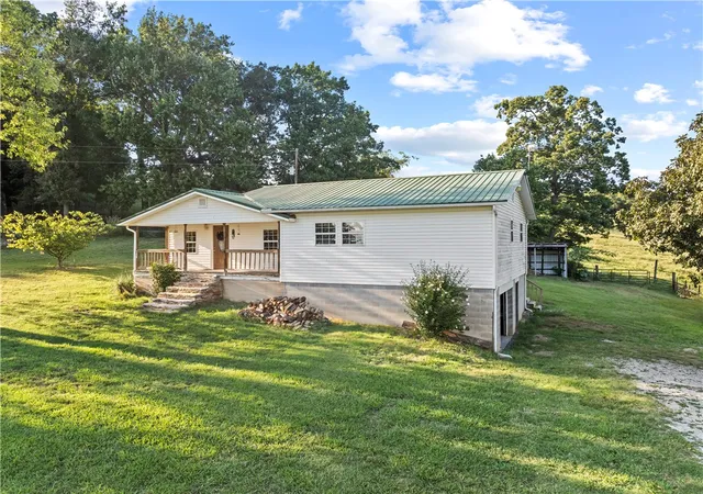Photo 2 of Single family home for sale at 9127 Nc 3700, Marble Falls, AR 72648 | MLS# 1362862 | Listing updated on 2026-09-29