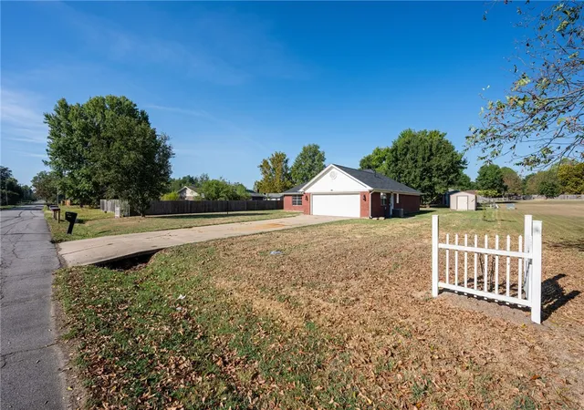 Photo 3 of Single family home for sale at 939 Alma Ave, Mulberry, AR 72947 | MLS# 1362974 | Listing updated on 2026-10-12
