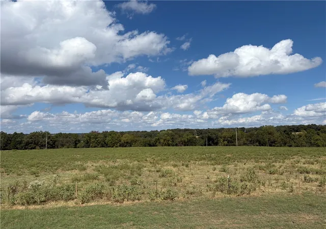 Photo 2 of Sale Pending at 349 County Rd 942, Green Forest, AR 72638 | MLS# 1362985 | Listing updated on 2026-10-07