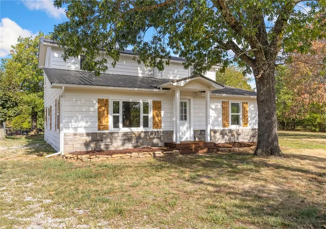 Photo 2 of Single family home for sale at 8020 Orchard Point, Harrison, AR 72601 | MLS# 1362934 | Listing updated on 2026-09-23
