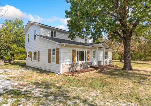 Photo 3 of Single family home for sale at 8020 Orchard Point, Harrison, AR 72601 | MLS# 1362934 | Listing updated on 2026-09-23