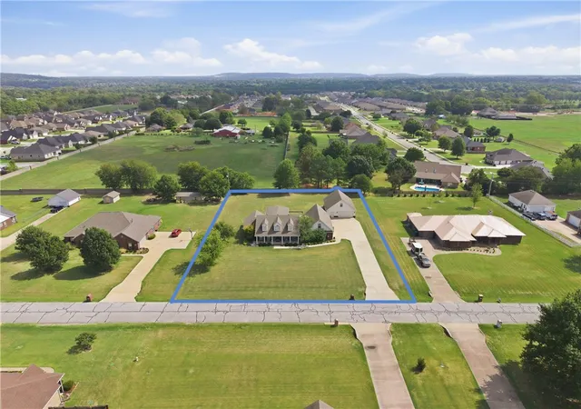 Photo 2 of Sale Pending at 226 Fredonia St, Elm Springs, AR 72762 | MLS# 1362781 | Listing updated on 2026-10-09