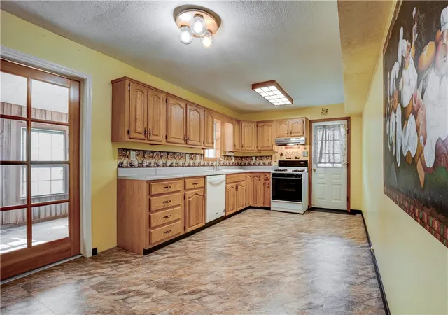 Photo 3 of Single family home for sale at 5504 Hilltop Rd, Van Buren, AR 72956 | MLS# 1363041 | Listing updated on 2026-10-12