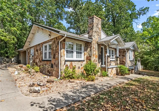 Photo 1 of Single family home for sale at 9106 Highway 62 E, Green Forest, AR 72638 | MLS# 1362959 | Listing updated on 2026-09-25