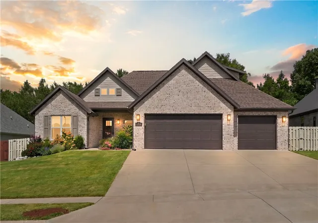 Photo 1 of Sale Pending at 308 Ml Park Ln, Elm Springs, AR 72762 | MLS# 1362709 | Listing updated on 2026-09-30