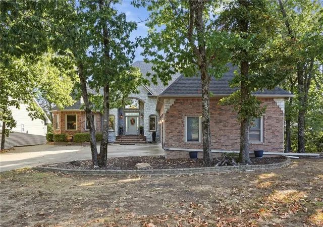 Photo 2 of Single family home for sale at 174 Holiday Is Dr, Holiday Island, AR 72631 | MLS# 1363111 | Listing updated on 2026-10-11