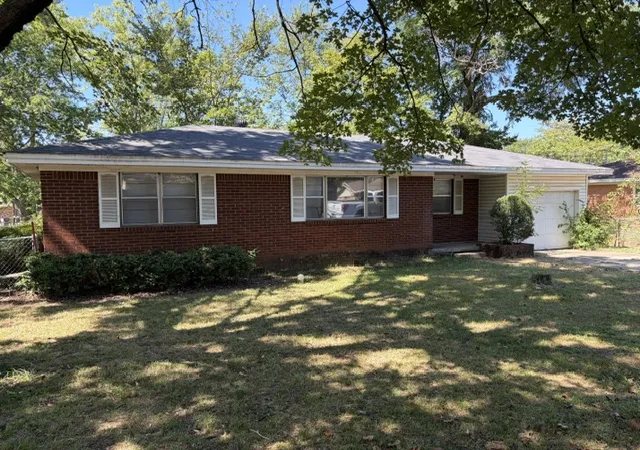 Photo 1 of Sale Pending at 1414 S Boston Pl, Russellville, AR 72801 | MLS# 1363150 | Listing updated on 2026-09-30