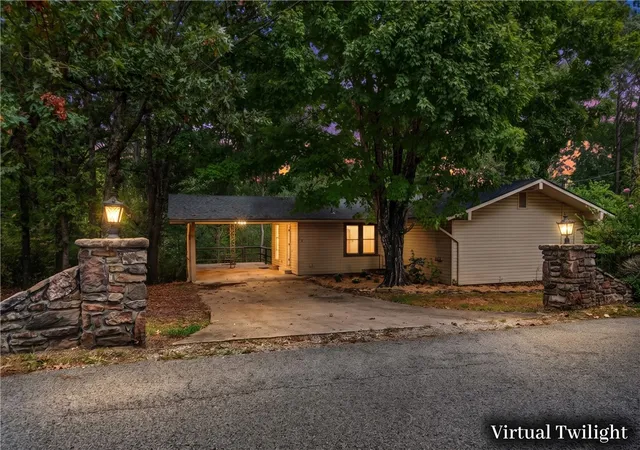 Photo 1 of Sale Pending at 1 Elizabeth Dr, Bella Vista, AR 72715 | MLS# 1363093 | Listing updated on 2026-10-28