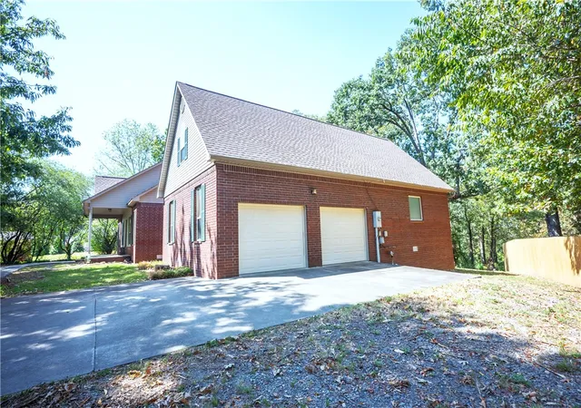 Photo 3 of Single family home for sale at 10 Wish Ln, Clarksville, AR 72830 | MLS# 1362107 | Listing updated on 2026-10-07