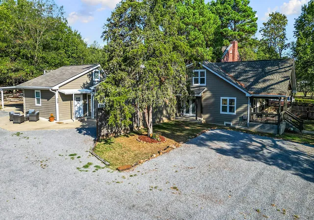 Photo 3 of Single family home for sale at 215/215b/219 S Peerson St, Greenland, AR 72701 | MLS# 1363163 | Listing updated on 2026-09-30
