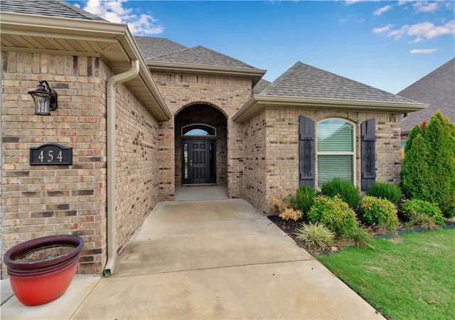 Photo 3 of Single family home for sale at 454 Frizzo St, Tontitown, AR 72762 | MLS# 1362882 | Listing updated on 2026-10-04