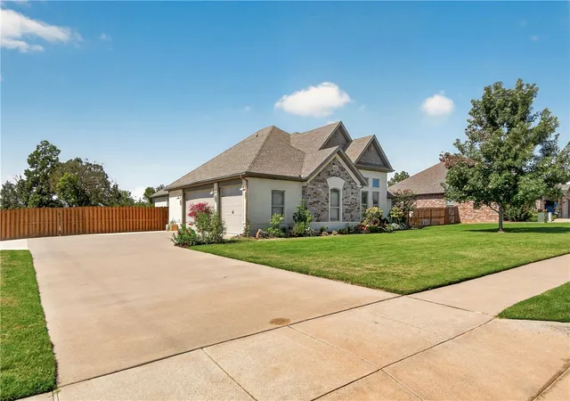 Photo 33 of Sale Pending at 800 Valley Ln, Elm Springs, AR 72762 | MLS# 1363231 | Listing updated on 2026-10-04