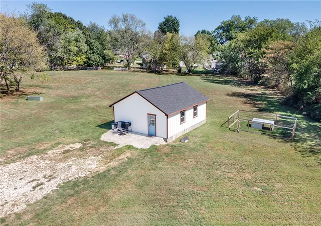Photo 1 of Single family home for sale at 404 W Bean St, Lincoln, AR 72744 | MLS# 1362917 | Listing updated on 2026-09-25