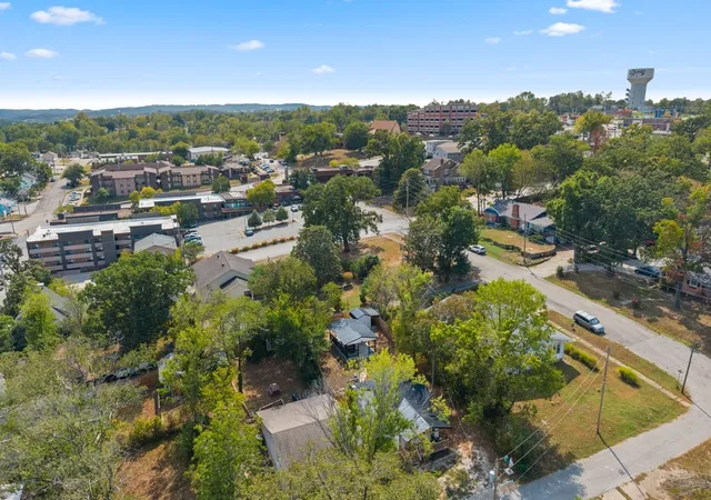 Photo 32 of Single family home for sale at 215 N 3rd Street, Branson, MO 65616 | MLS# 1363274 | Listing updated on 2026-09-28