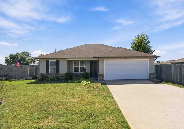 Photo 2 of Single family home for sale at 701 Nw 68th Avenue, Bentonville, AR 72713 | MLS# 1363256 | Listing updated on 2026-09-25
