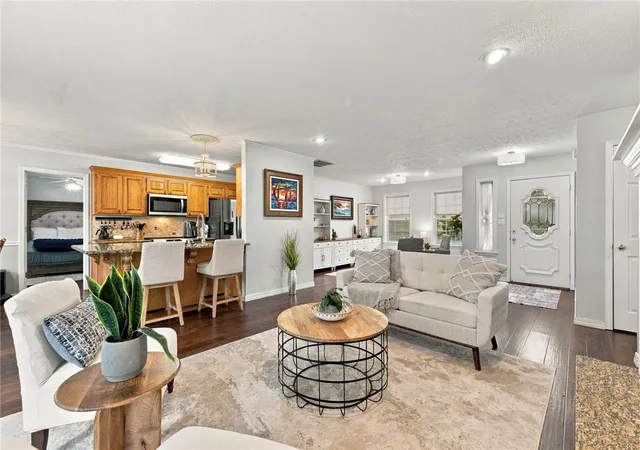 Photo 3 of Single family home for sale at 4 Hillcrest Dr, Holiday Island, AR 72631 | MLS# 1362656 | Listing updated on 2026-09-26