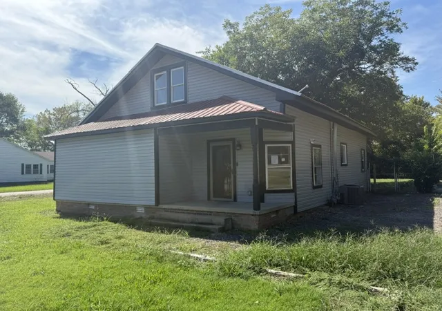 Photo 1 of Single family home for sale at 401 Avenue 2 Ne, Atkins, AR 72823 | MLS# 1363336 | Listing updated on 2026-09-26