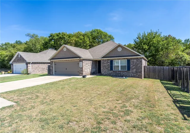 Photo 2 of Single family home for sale at 2125 Talia Trl, Siloam Springs, AR 72761 | MLS# 1363335 | Listing updated on 2026-10-12