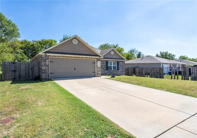 Photo 3 of Single family home for sale at 2125 Talia Trl, Siloam Springs, AR 72761 | MLS# 1363335 | Listing updated on 2026-10-12