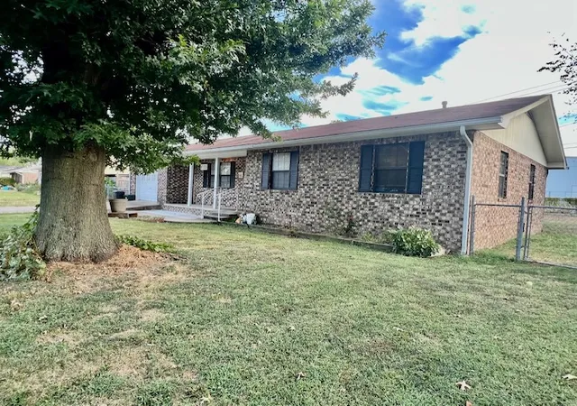 Photo 3 of Single family home for sale at 205 W 5th Street, Green Forest, AR 72638 | MLS# 1363360 | Listing updated on 2026-10-01