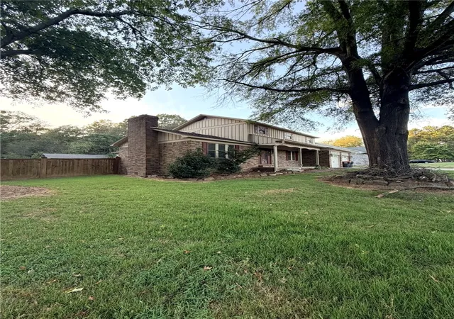 Photo 1 of Single family home for sale at 242 S Cumberland, Russellville, AR 72801 | MLS# 1362731 | Listing updated on 2026-09-28