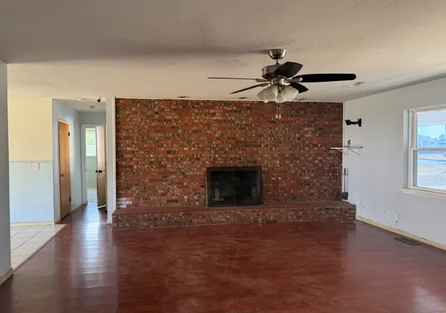 Photo 2 of Sale Pending at 305 N 9th Street, Rogers, AR 72756 | MLS# 1363414 | Listing updated on 2026-10-05