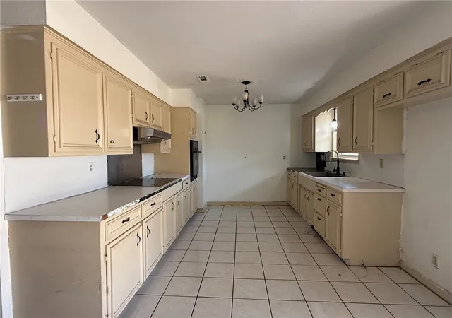 Photo 3 of Sale Pending at 305 N 9th Street, Rogers, AR 72756 | MLS# 1363414 | Listing updated on 2026-10-05